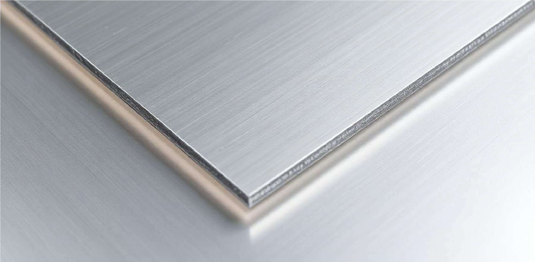  Los materiales más duraderos para señalética exterior: ¿por qué elegir aluminio compuesto con PVDF?